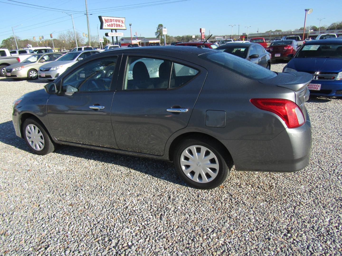 2018 Gray Nissan Versa (3N1CN7AP7JL) , Automatic transmission, located at 15016 S Hwy 231, Midland City, AL, 36350, (334) 983-3001, 31.306210, -85.495277 - Photo#5